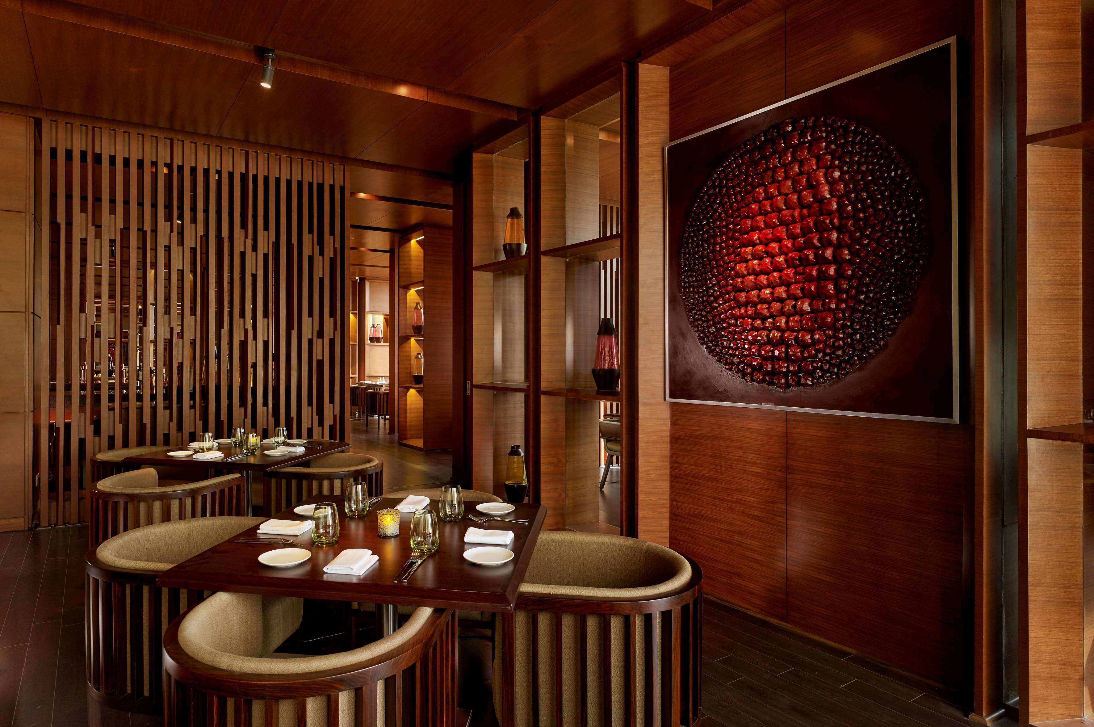 Hyatt Regency Chandīgarh Exterior foto The interior of the restaurant